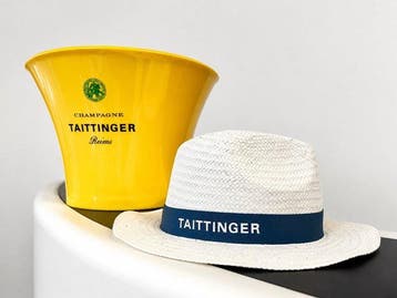 Taittinger - Champagne koeler - Plastic - + Zomerstrohoed, Antiek en Kunst