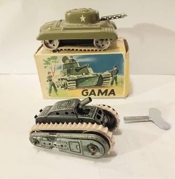 Gama 1:43 - Model militair voertuig (2) - GAMA Panzer 634 +, Antiek en Kunst