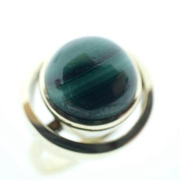Gouden dames ring met malachiet, Gebruikt, Overige kleuren, Ophalen of Verzenden, 17 tot 18