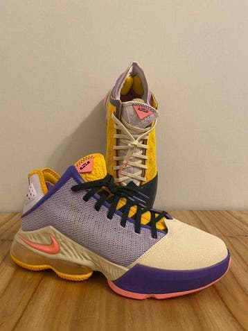 Nike - Nike LeBron 19 Low “Mismatch” nba - Sneakers - Maat:, Nieuw