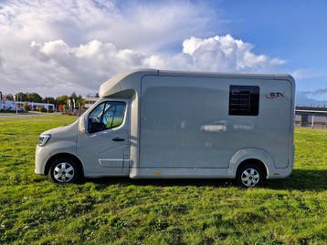 Renault Master STX hengstuitvoering 2023 67.000km, Nieuw