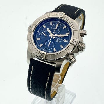 Breitling - Avenger Chronograph 43 - Zonder minimumprijs -, Nieuw