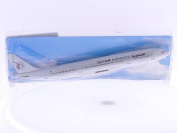 Schaal 1:200 PPC Holland 06040058 A330-300 Qatar airways..., Ophalen of Verzenden, Gebruikt
