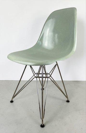 Vitra - Charles & Ray Eames - Stoel - DSR - Glasvezel, Staal