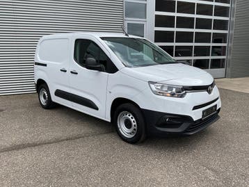 Toyota ProAce City 1.2 BENZINE Carplay/ Airco/ Cruise/ PDC, Stof, Gebruikt, Wit, Handgeschakeld