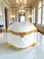 Limoges - Sieradendoos - Limoges - cherub reliëf - Biscuit