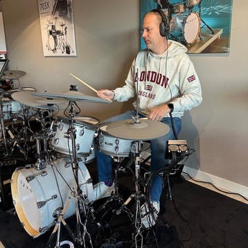 Stil drummen thuis? E-drums uitproberen | Showroom Den Bosch, Muziek en Instrumenten, Drumstellen en Slagwerk, Ophalen of Verzenden