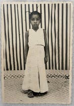 Malick Sidibé (1935–2016) - Petite fille au Studio Malick -, Antiek en Kunst