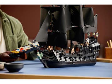 LEGO® Icons 10365 - Piratenschip van Kapitein Jack Sparrow -, Verzenden, Nieuw