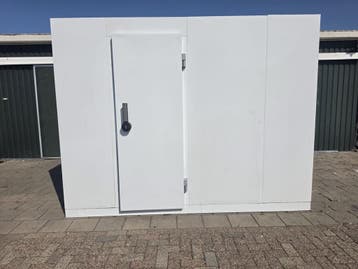 Vriescel 300 x 300 x 240 cm Licht beschadigd, Nieuw in verpakking, Koelen en Vriezen