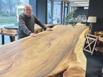 Maatwerk Suar eiken boomstamtafels eettafels grote voorraad, 100 tot 150 cm, Robuust natuurlijk grillig industrieel, Vijf personen of meer
