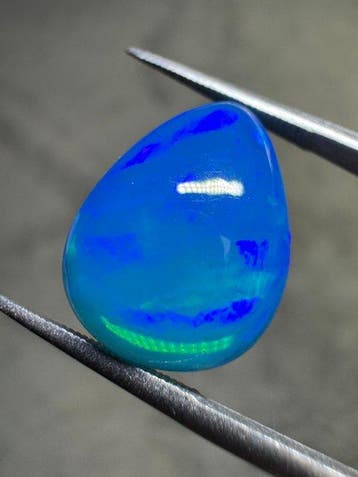 Cabochon van Ethiopische blauwe opaal - 5,34 karaat