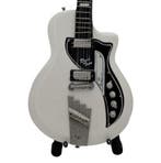 Miniatuur replica Supro Dual-Tone gitaar - David Bowie, Ophalen of Verzenden, Nieuw, Pop, Beeldje of Miniatuur
