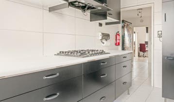 Te Huur 3 Kamer Appartement Beresteinlaan In Den Haag, Huizen en Kamers, Den Haag, Den Haag, Direct bij eigenaar, Appartement