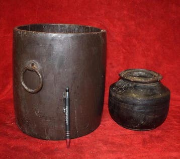 Set van 2 zeer oude LOTA: voedsel-, thee- en specerijendozen