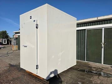 Vriescel 190 x 226 x 256 cm stekker klaar, Nieuw in verpakking, Koelen en Vriezen