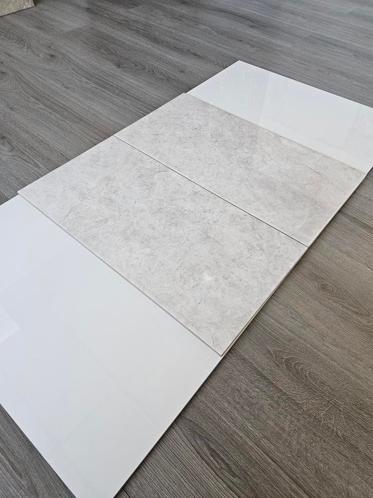 Wandtegels 30x60 Grijs Hoogglans Marmerlook Badkamertegels, Doe-het-zelf en Verbouw, Tegels, 20 tot 40 cm, 60 cm of meer, Nieuw