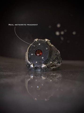 Handgesmeed zilveren ring, uniek exemplaar ter wereld, met