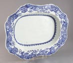 Een Qianlong 18e-eeuwse Chinese export blauw-witte diepe