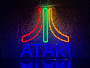 Atari - NO RESERVE Atari Gaming Logo Neon Light Box - Gaming, Nieuw