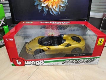 Bburago 1:18 - Modelauto - Ferrari SF90 Spider, Nieuw