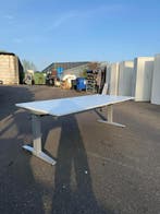 Refurbished Bureau Herman Miller - Zit Sta Bureau Elektrisch, Huis en Inrichting, Bureaus, Verzenden, In hoogte verstelbaar, Nieuw