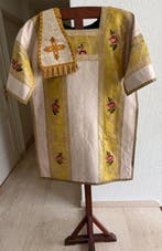 Religieuze en spirituele objecten (2) - Zijde, Lint, Stof,