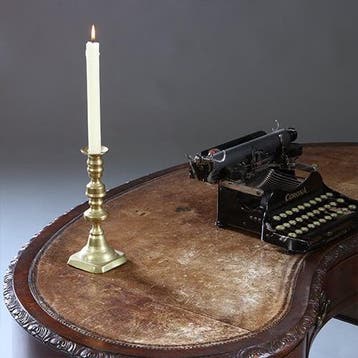 Niervormig bureau met fabelachtig mooi oud leer en 5 laden c, Ophalen of Verzenden