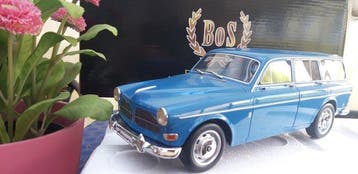 B.O.S 1:18 - Modelauto - Volvo Amazon Combi, Nieuw