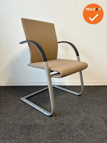 Vergaderstoel - Ahrend - A350 - nieuwe taupe stoffering - Zi, Vergader- of Presentatieruimte, Ophalen of Verzenden, Gebruikt, Stoel