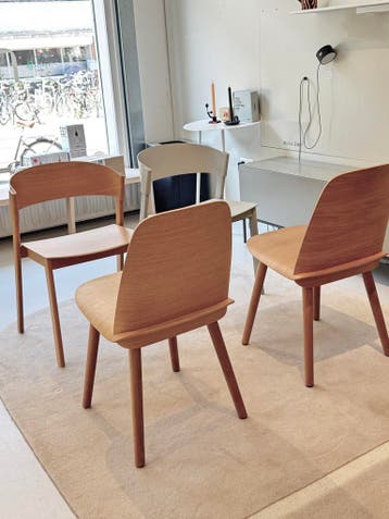 Muuto stoel, 2 x Nerd en 2x cover side chair -eiken-grijs ps, Ophalen, Scandinavisch design, Drie, Zo goed als nieuw