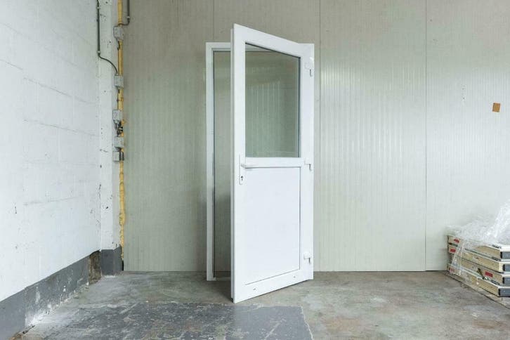 Direct Beschikbaar - Kunststof Deur met Kozijn Buitendeuren, Doe-het-zelf en Verbouw, Deuren en Horren, Nieuw, Glas, Kunststof