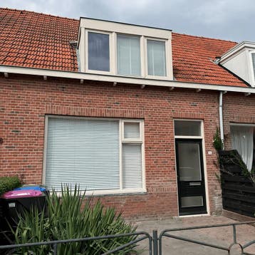 Huis in Leeuwarden gevonden voor €1200,- pm, Huizen en Kamers, 50 m² of meer, Leeuwarden