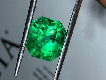 1 pcs Groen Smaragd - 3.61 ct - Gemological Institute of, Nieuw