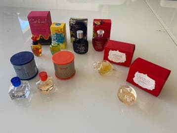 Themacollectie - Verzameling vintage parfumminiaturen met