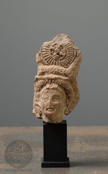 Oud-Egyptisch Terracotta Hoofd van een terracotta-figuur met