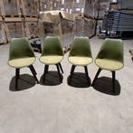 Set van 4 groene kunststof kuipstoelen met gestoffeerde, Ophalen of Verzenden, Gebruikt, Overige typen