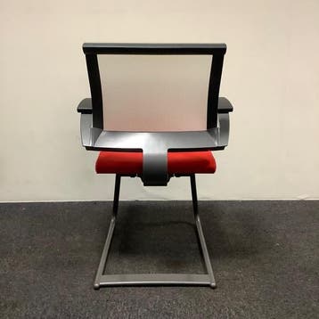 Ahrend 240 Vergaderstoel met kunststof rug, antraciet - rood, Ophalen of Verzenden, Gebruikt, Stof, Eén