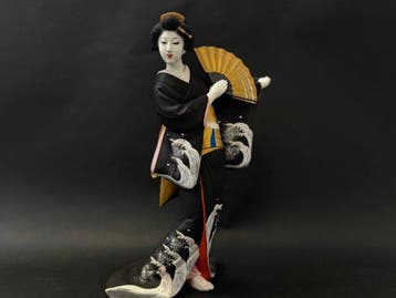 Hakata-ningy poppen / Hakata Ceramic Doll / Miko Dancer -
