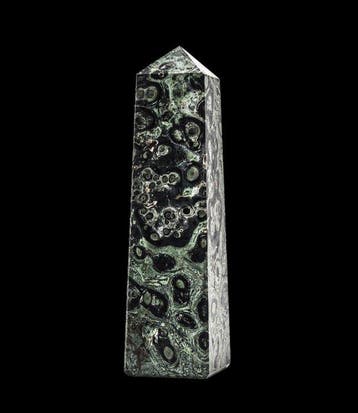Grote 1,1 kg groene Kambaba-jasper obelisktoren - Madagaskar