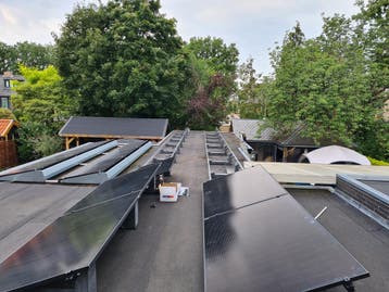 Zonnepanelen Hoge/lage  betonsteun plat-dak - veldopstelling, Ophalen, Nieuw