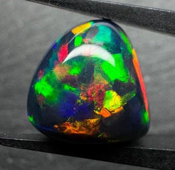 Opaal Cabochon- 1.86 g