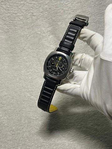 Klok - Ferrari - Leder - 2000-2010, Nieuw
