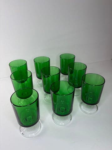 Drinkset (9) - Kristal - 9 vintage glazen, groen, Antiek en Kunst