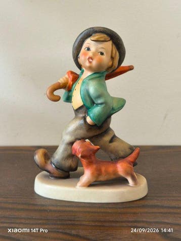 Hummel - Arthur Moeller - Figuur - Strolling along -