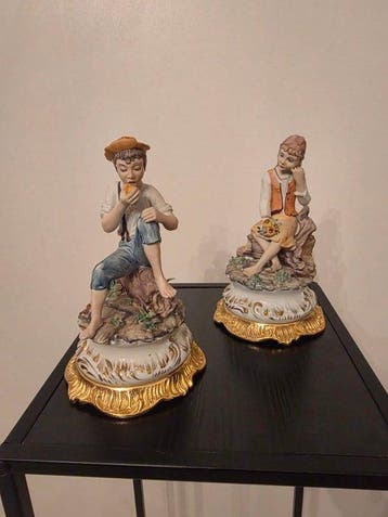 Capodimonte - Beeld, Paire de figurines en porcelaine de
