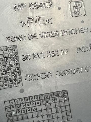 Peugeot Partner portier bekleding 2-deurs bj.2018 9681235277, Auto-onderdelen, Gebruikt, Peugeot