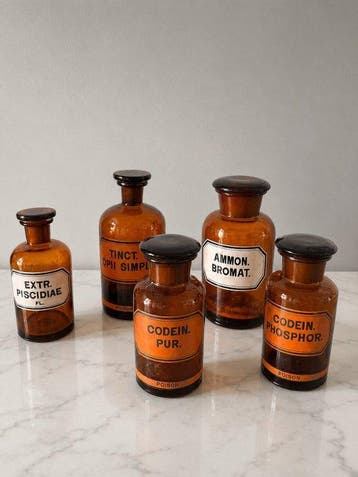 Antique Set of 5 Apothecary Bottles – Opium, Codeine &, Antiek en Kunst