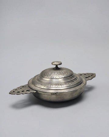 1732 - Fr. Carmouche - Museum Quality - Kom - pewter, Antiek en Kunst