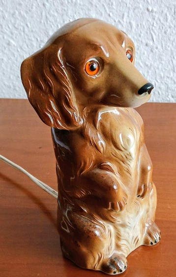 PorzellanTischlampe-Rauchverzehrer in Form eines sitzenden